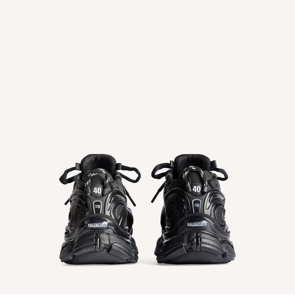 BALENCiAGA RUNNERS