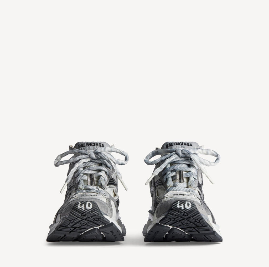 BALENCiAGA RUNNERS