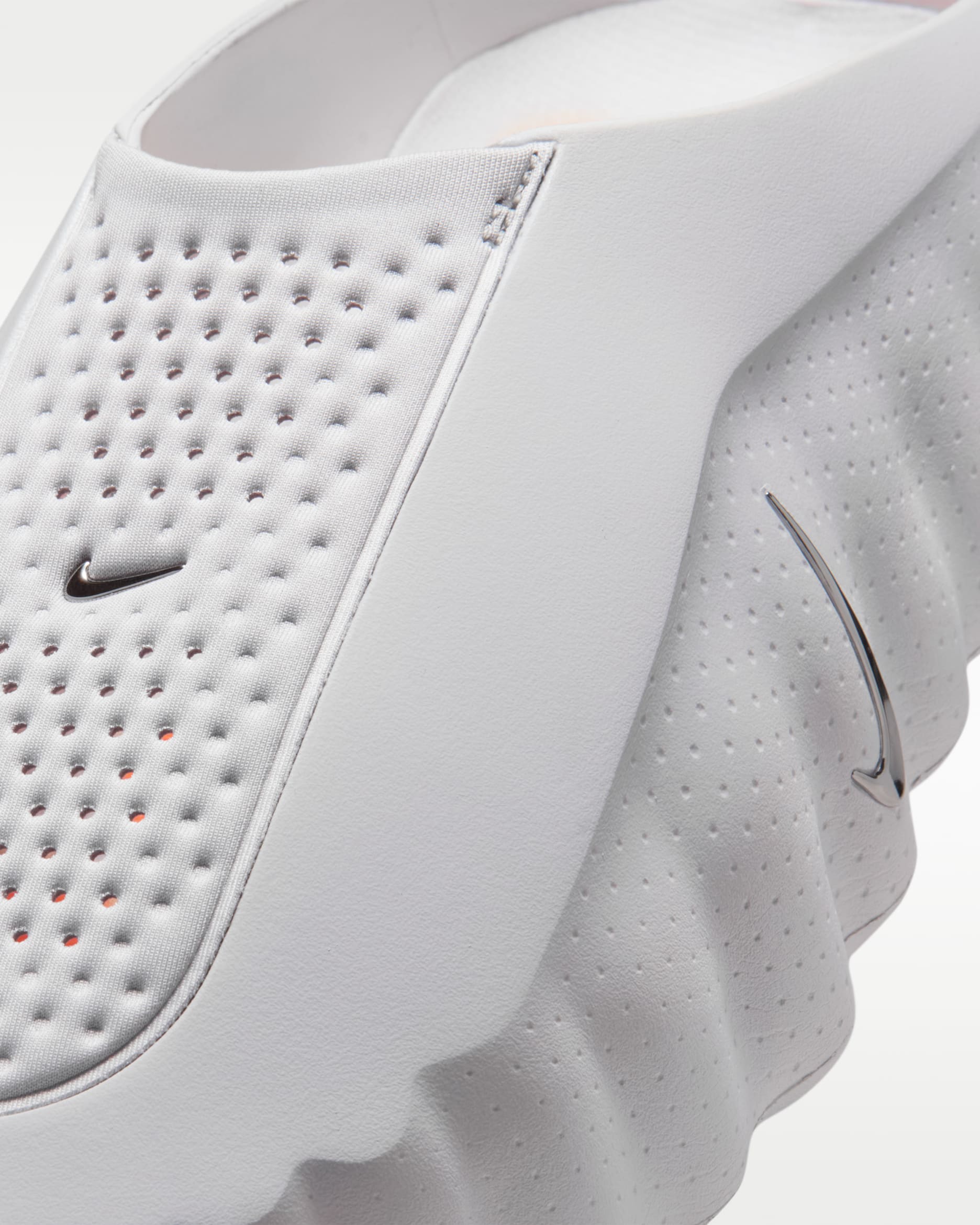 NiKE MIND 001