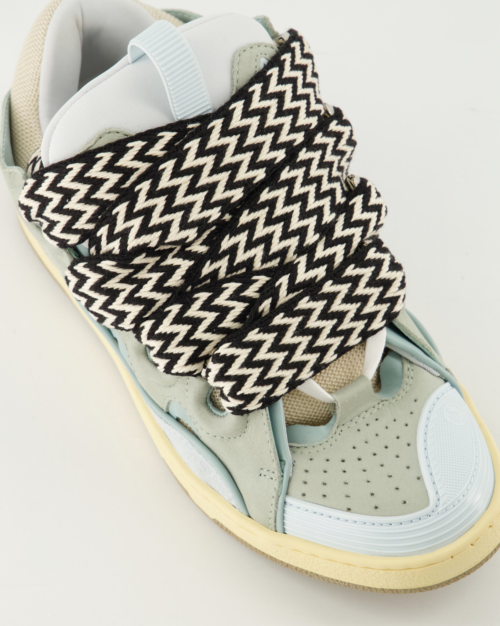 LANViN CURB