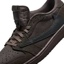 TRAVIS SCOTT VELVET BROWN