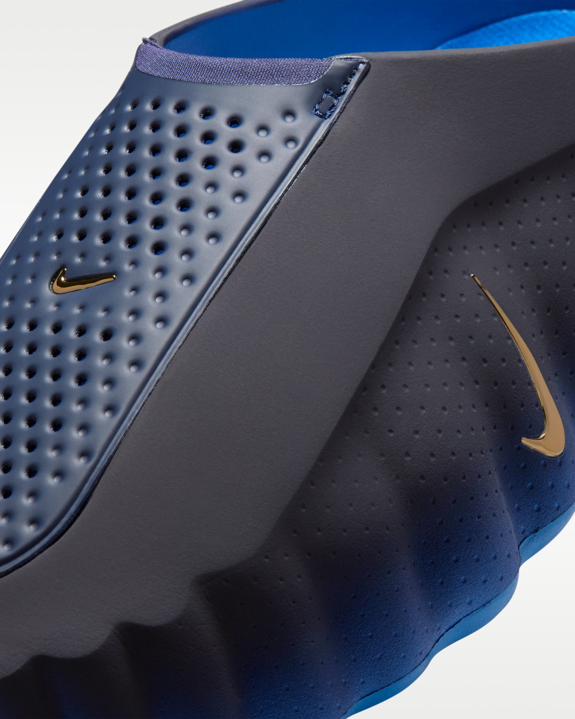 NiKE MIND 001